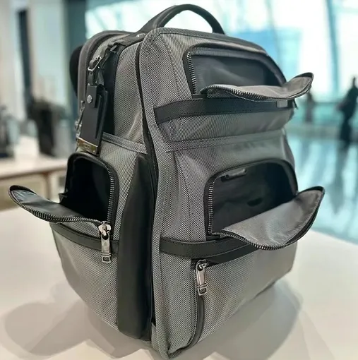 Designer Versatile Durable Sports Fitness Large Capacity Mountaineering Bag Fashion Travel Lightweight Computer Bag